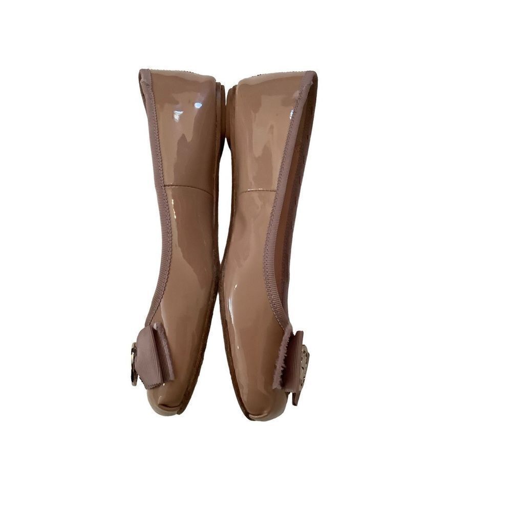 Kate Spade Slip on patent leather bow flats tan with medallion size 6M - Picture 3 of 7